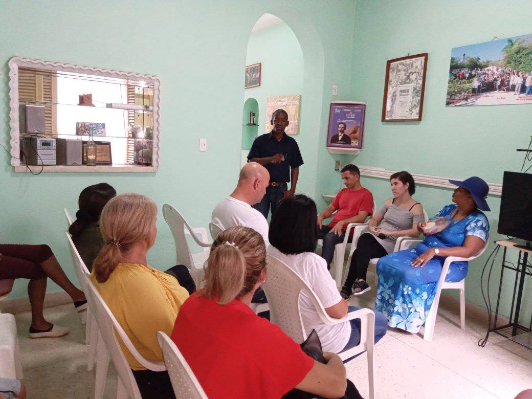 UpecNuestra's tweet photo. Con la presencia de las máximas autoridades del PCC y el Gobierno en #VillaClara, entre otros invitados, se realizó el proceso oficial de entrega a la nueva presidenta en funciones @Roxana Soto del Sol de manos de nuestra presidenta saliente @BoliviaTamara. EXITOS!!!! https://t.co/bGnrnl9gWd