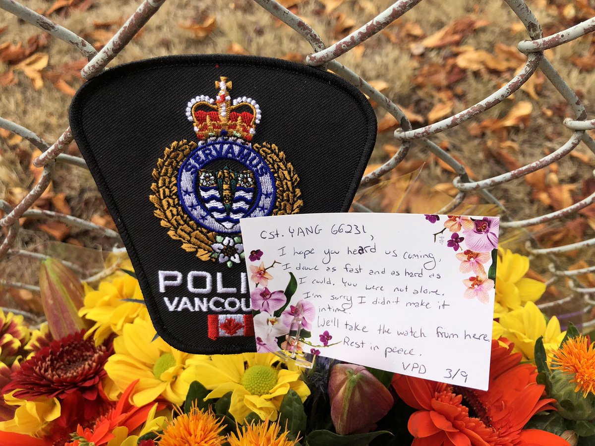 At a growing vigil for fallen <a href="/BurnabyRCMP/">Burnaby RCMP</a> member Const. Shaelyn Yang, at the park in #Burnaby where she attended her last call, this note from a <a href="/VancouverPD/">Vancouver Police</a> officer: they identify themselves as one of the first on scene Tuesday, after Const. Yang was fatally stabbed. <a href="/GlobalBC/">Global BC</a>