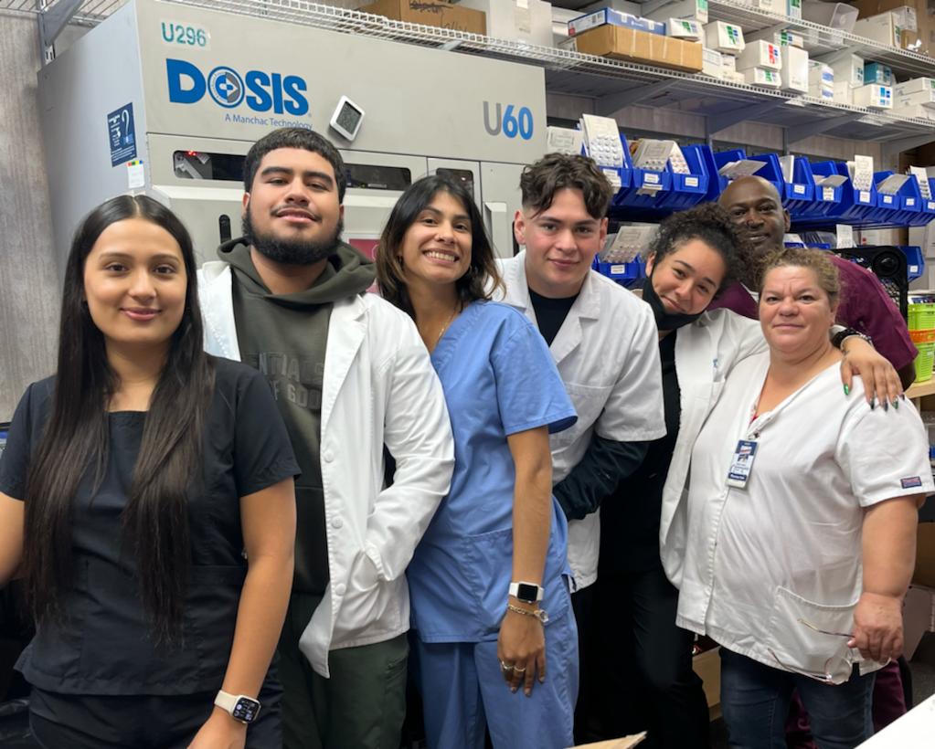 Orphanpharmacy1's tweet photo. We couldn't do what we do without all of our hardworking amazing techs ! Thank you for all you do !
#nationalpharmtechday #pharmtech https://t.co/t26dsAw7d4