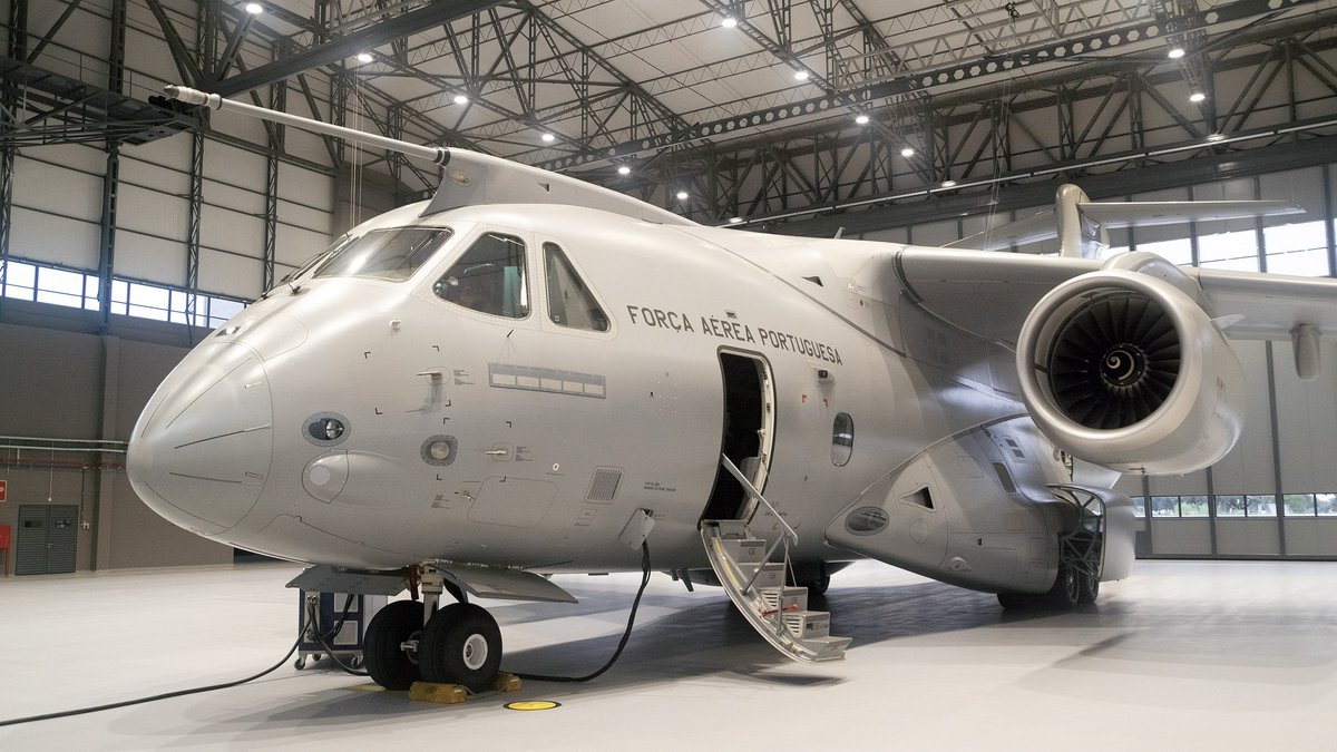 embraer's tweet photo. With the presence of the Prime Minister of Portugal, António Costa, the first #Embraer #KC390 #Millennium of @fap_emfa was presented yesterday at a ceremony held at the Beja Air Base. #WeAreEmbraer #EmbraerStories https://t.co/IEDnbEfdNl