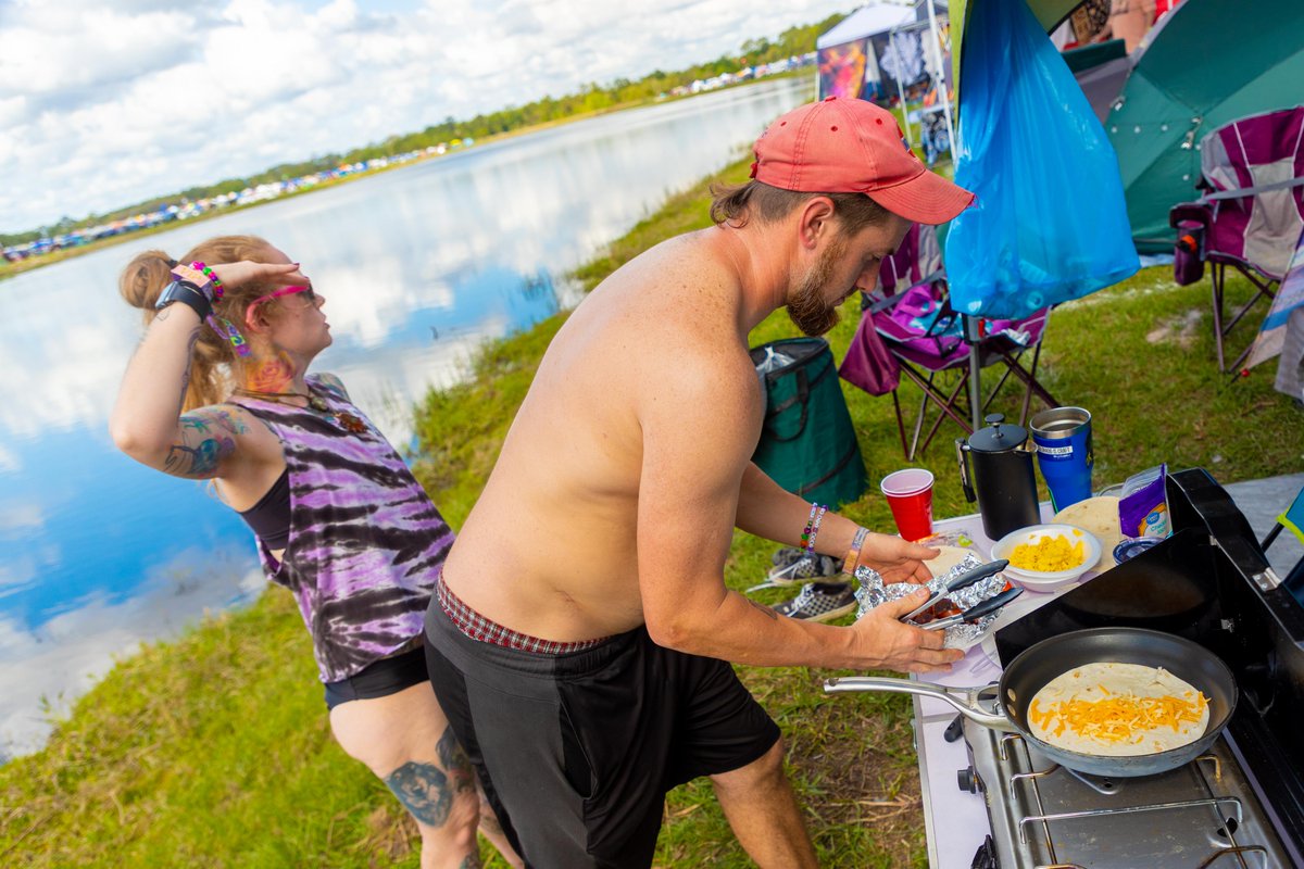 okeechobeefest's tweet photo. Nothing like a little brekkie in Sunshine Grove.☀️🍳 What's your go-to food essentials for festival camping? https://t.co/HGtOSYqAwg