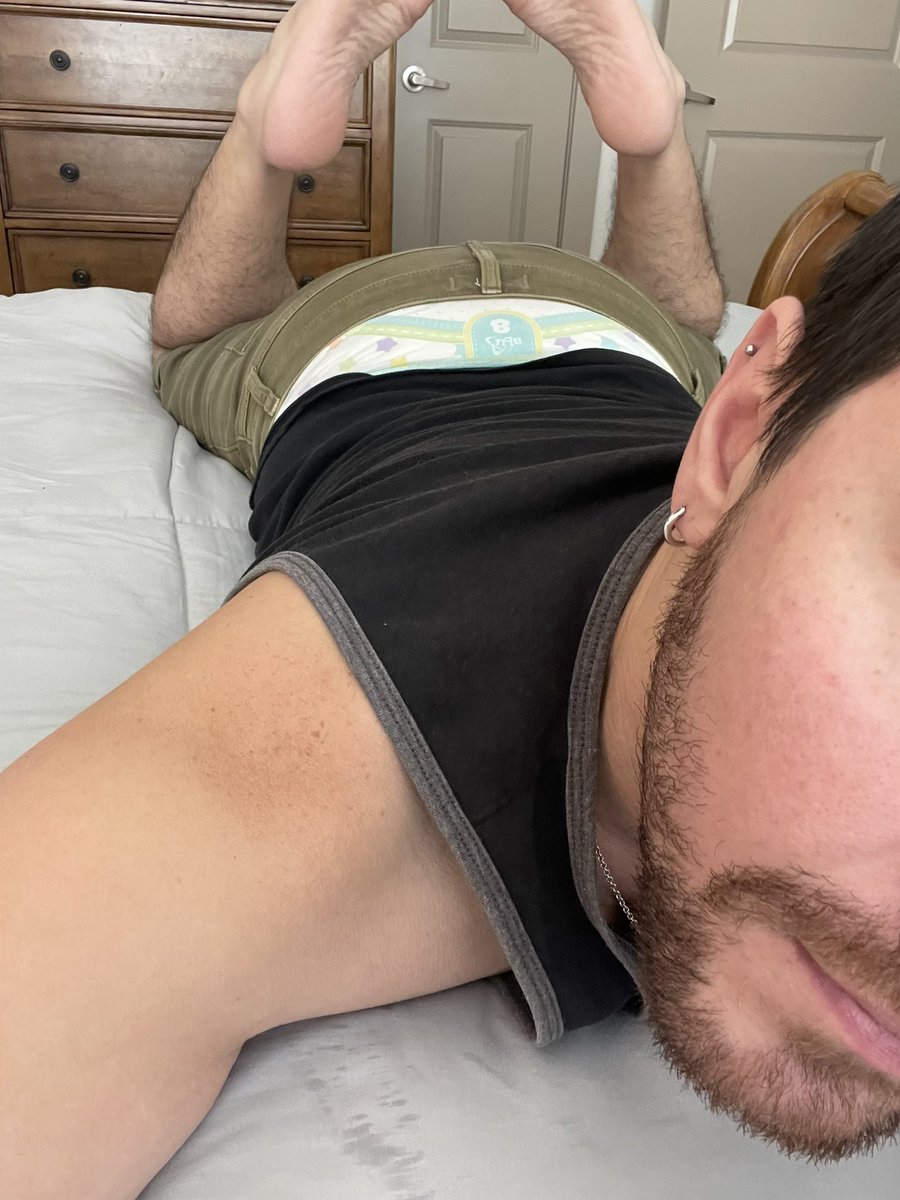 DlJeg's tweet photo. #abdl #gaydiaperboy #Diaperboys #gayabdl #diapergay https://t.co/8v460aqRbR
