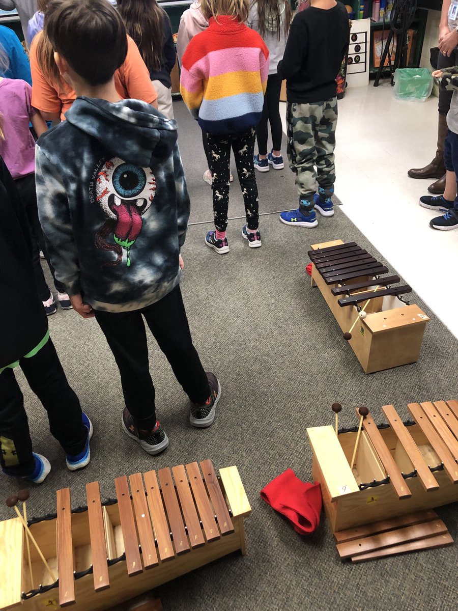 PbeacockL's tweet photo. ⁦@WRBestPS⁩ has an amazing music room and the students were excited to sing for us and share their learning. Thanks to Principal Cameron-Armstrong ,Supt Sidlofsky and all the great staff for sharing their learning with us. https://t.co/Rvd9YdszxC