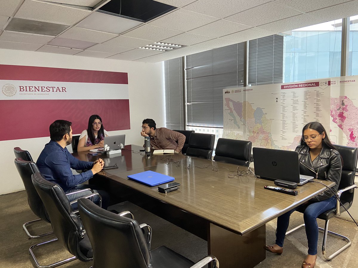 ChavaAdame's tweet photo. El día de hoy sostuvimos reunión importante para nuestros beneficiarios en #Guerrero, seguiremos gestionando para mejorar el bienestar de las niñas y niños de nuestro hermoso estado.

#Mexico2022 #SecretariaDelBienestar #NiñasYNiños #PABNNHMT #NiñosEnOrfandadMaterna https://t.co/BSQQ8bTVCM