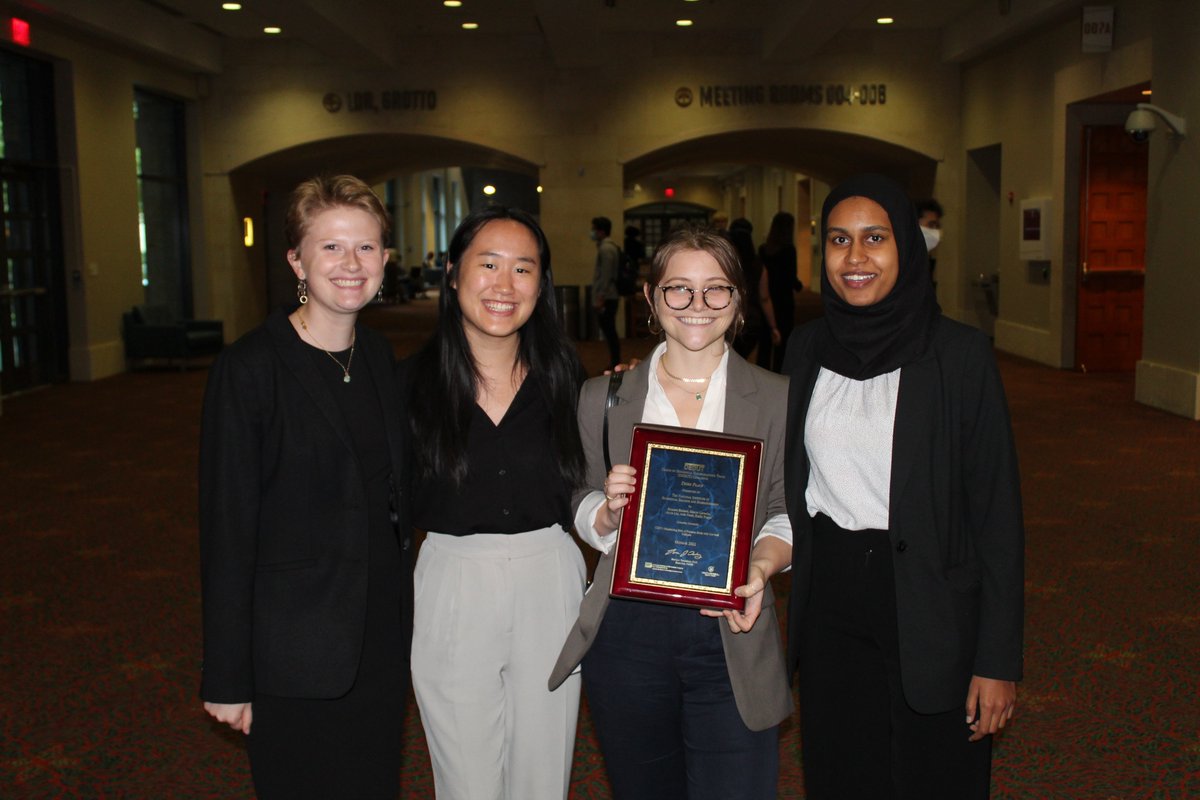 Congratulations to our 2022 Senior Design Team for their @NIBIBgov award at last week's @BMESociety Annual Meeting! 🏆 Read all about the 2022 Design by Biomedical Undergraduate Teams (DEBUT) Challenge Winners: nibib.nih.gov/training-caree…
