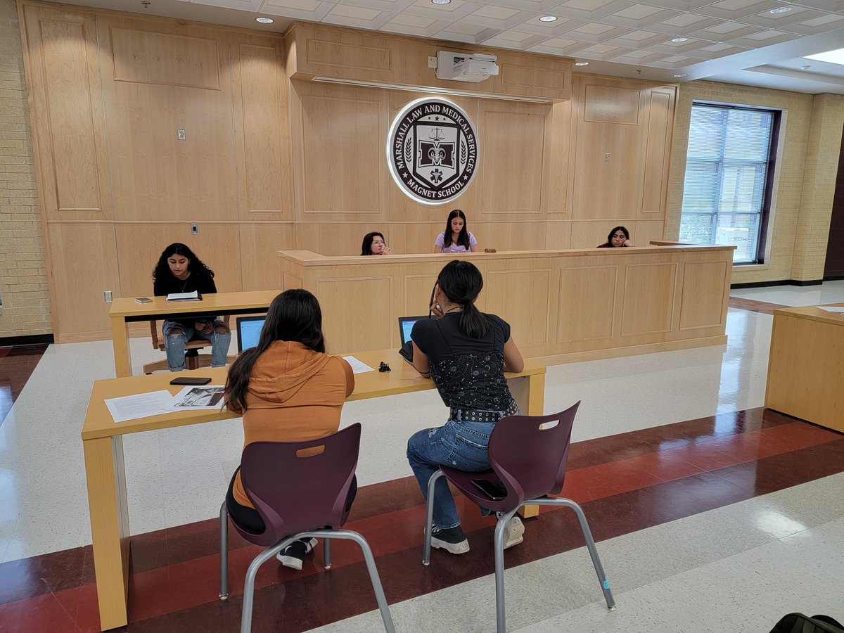 LMSMockTrial's tweet photo. Our LMS Mock Trial Team scrimmaging against each other in our awesome courtroom. https://t.co/9dVvTU8hk9
