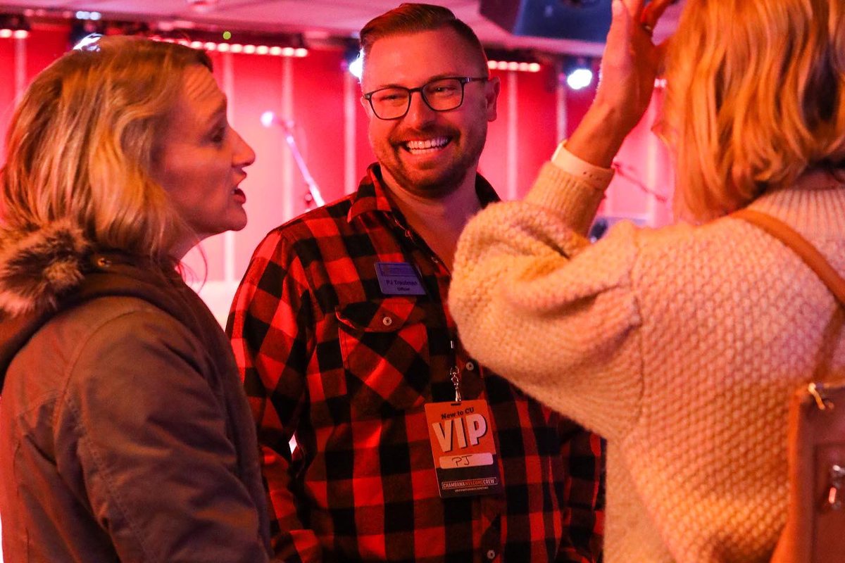 experience_cu's tweet photo. Another successful New to CU Mixer in the books ✅

A big shoutout to @CHCEDC, @YoureWelcomeCU, @Baldarottas217, The Rose Bowl Tavern, and New Souls! #outsideofordinary | #visitchampaign https://t.co/al8qhBgSqT