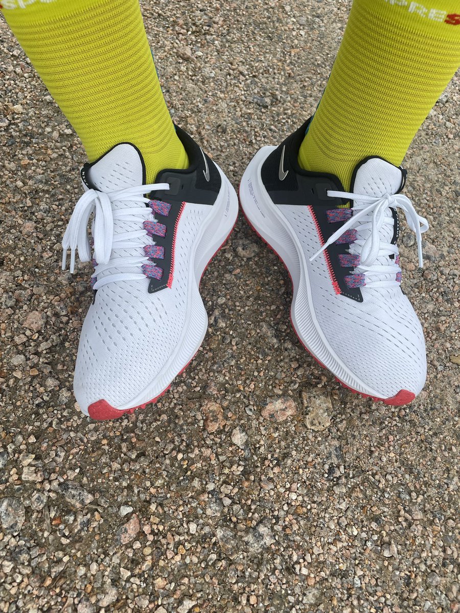 irialagaron's tweet photo. Entrenamientos como los de hoy valen el doble, madre mía lo que me ha llovido 🌨️🌨️🌨️🌨️.

15 kilometros más y 16 días para @nycmarathon 

#RunIriaRun #Pegasus38 #TCSNYCMarathon #Athletics 

Así salí 👇                     Así volví 👇 https://t.co/F6hFn5buv2