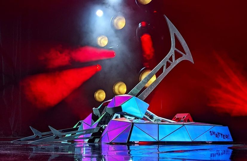 PRISMIER's tweet photo. Wow, our favorite bot is back with an all-new weapon, the Paul Surprise! ๐ฎ
Best of luck to Bots FC & Shatter! as filming of BattleBots' new season is underway right now in Vegas! Go Shatter! ๐จ
#battlebots #robots #bots #robotfightingtime #hammer #combatrobots #shiny #shatter https://t.co/voKHzF3IJK