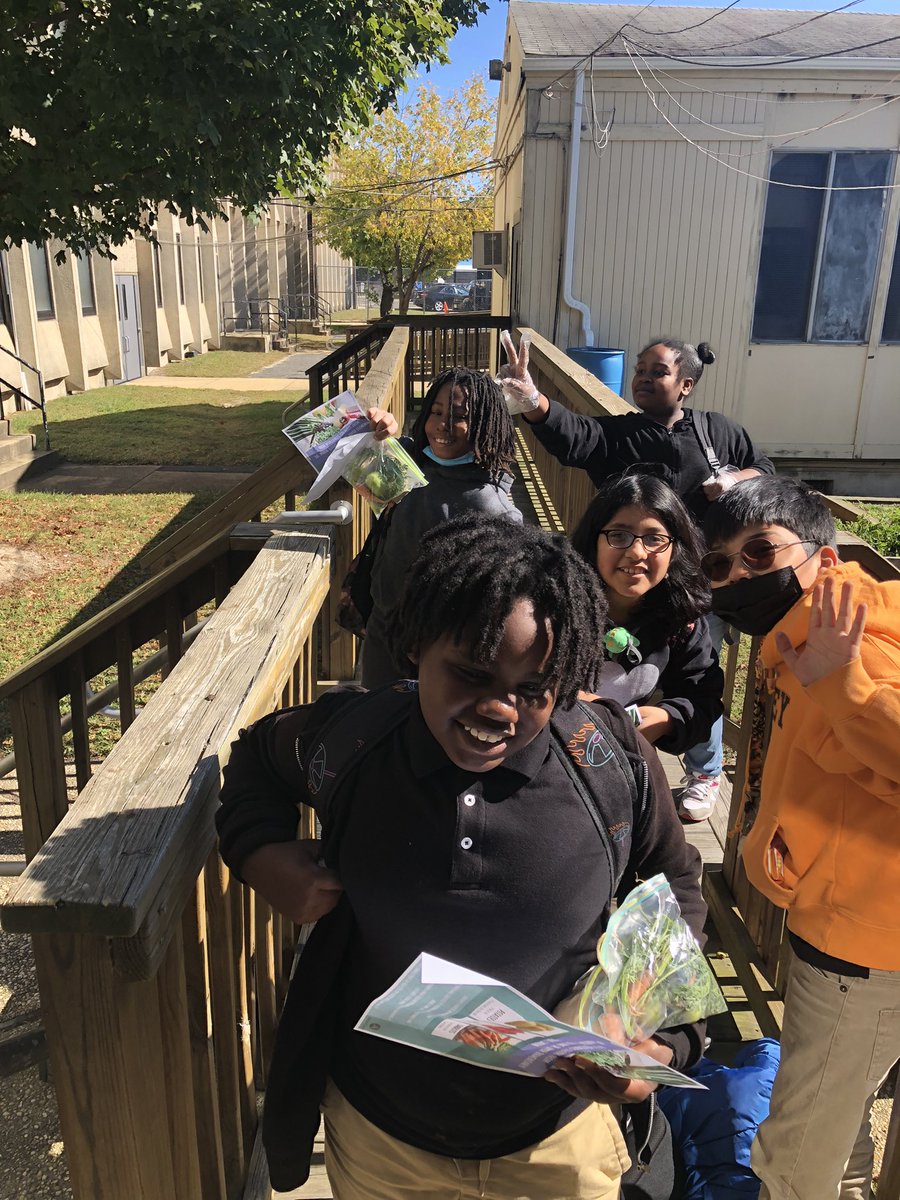 Today students were able to harvest the last bit of vegetables in the MLK garden. Tomorrow we will be closing it up for the winter and look forward to reopening again in the spring. 🥳 Thanks <a href="/PrincipalPJM/">Medina</a> for the opportunity! 😁<a href="/Asbury_ParkSD/">Asbury Park Schools</a>