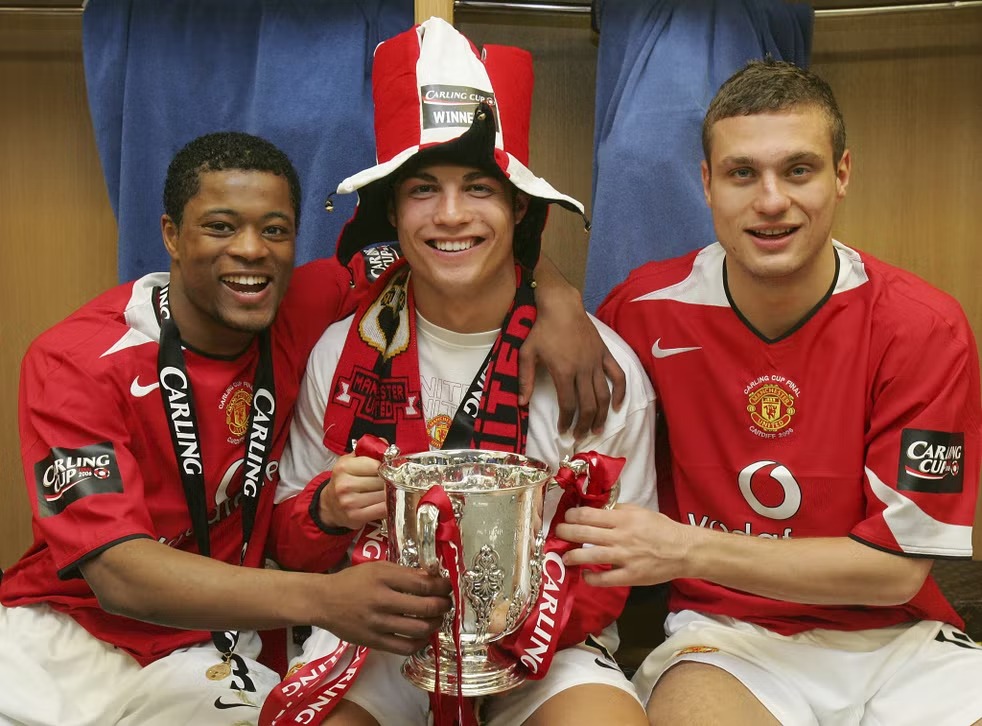 OFFSaintt's tweet photo. I'll never forget the happiness you brought me as a kid. My first e-mail account had Man Utd in it. I would spend days on the website, just looking around and admiring whatever was posted on there. Spent hours watching Ronaldo compilations. I won't forget what you've done for me https://t.co/Eh2mg5PQf8