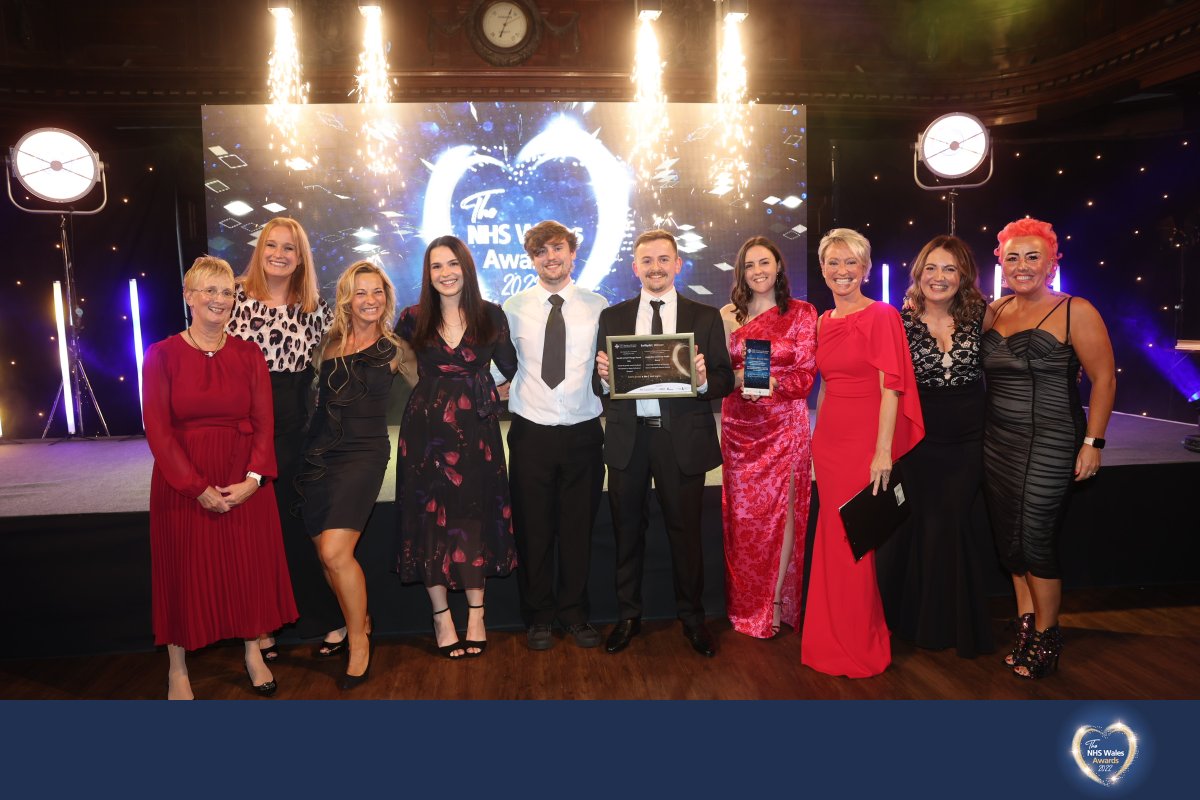 NHSWalesAwards's tweet photo. Huge congratulations to @HywelDdaHB – winner of the award for enriching the wellbeing, capability and engagement of the health and care workforce. 🎉

#NHSWalesAwards2022 https://t.co/bPRQyXOtLB