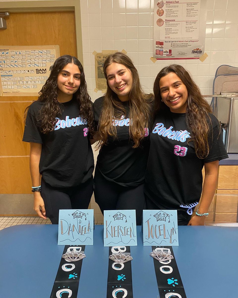 WBHS__Football's tweet photo. Where would we be without our Team Managers? Thank you ladies for everything you do day in and day out. Tonight, on Senior Night, we celebrate you too. @WestBrowardHigh #ittakesavillage #teammanagers #booboocrew #seniors #lastride #bobcatnation https://t.co/peZNbhnVFk