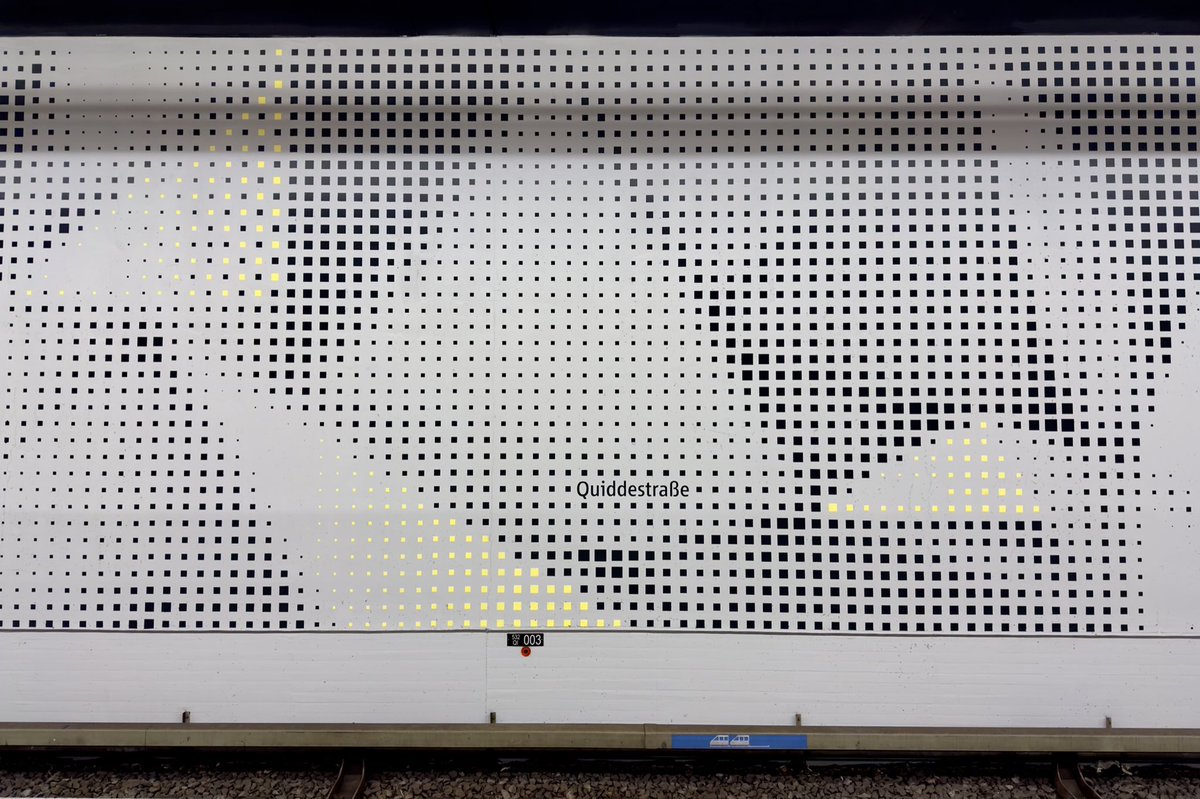 Wer erkennt die Friedenstauben auf den neu gestalteten Bahnhofswänden? 😀