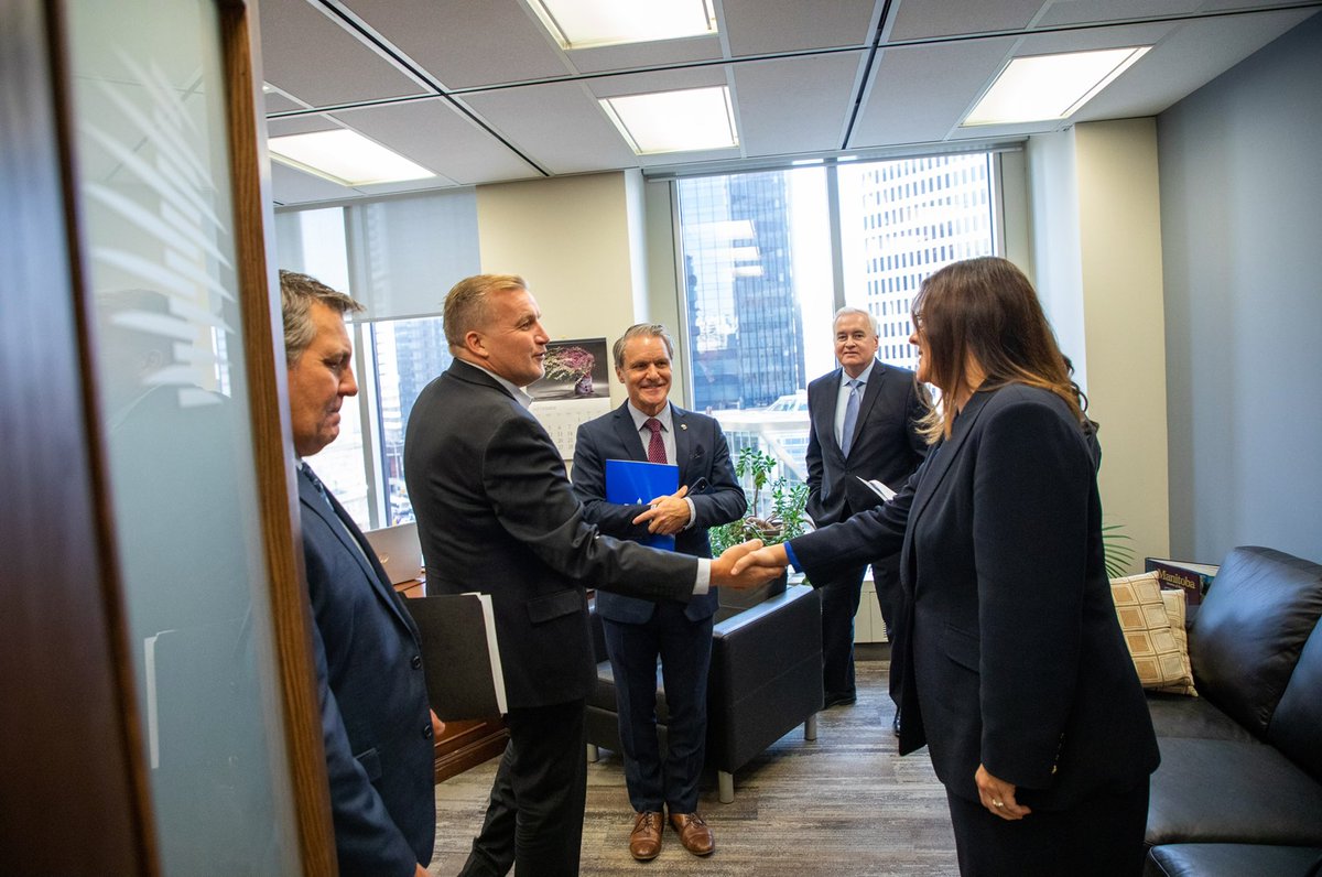 HStefansonMB's tweet photo. Yesterday, I announced how we’re making Manitoba competitive. By working with top leaders in our business community, we will aim to:

👷‍♂️Create good jobs
📈Grow our economy
💰Drive investment 
👨‍👩‍👧‍👦Create opportunities 
🍽Make life more affordable

#mbpoli

https://t.co/ANkXPer4y9 https://t.co/V0Q8K6PrOc