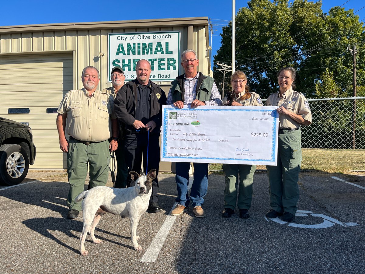hatchlandscape's tweet photo. Our Founder/Chairman, Michael Hatcher, presented Animal Shelter staff and Police Chief Bill Cox with a check for $225 today. https://t.co/ix7nzXLZsU
