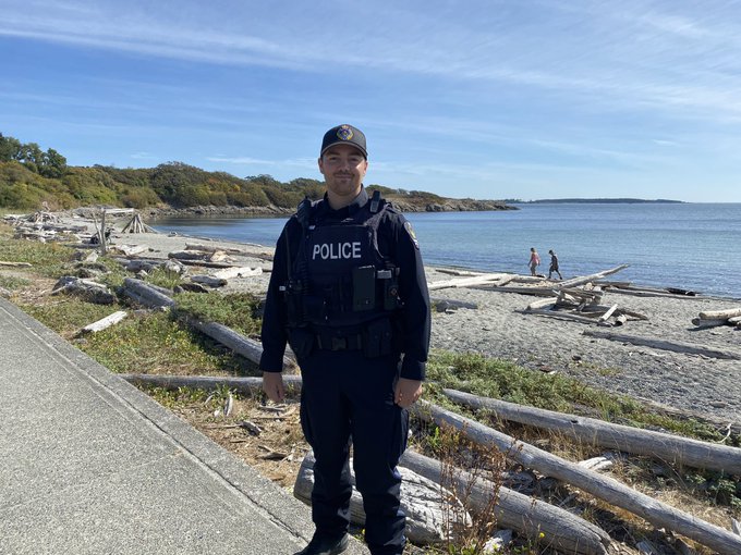 OBPD is hiring! We're looking for 2 cops (or those who have recently served) who are community minded, compassionate &amp; go the extra mile. Be a part of our inclusive, positive &amp; progressive team. #Service #Accountability #Fairness #Empathy Apply now or enquire confidentially.