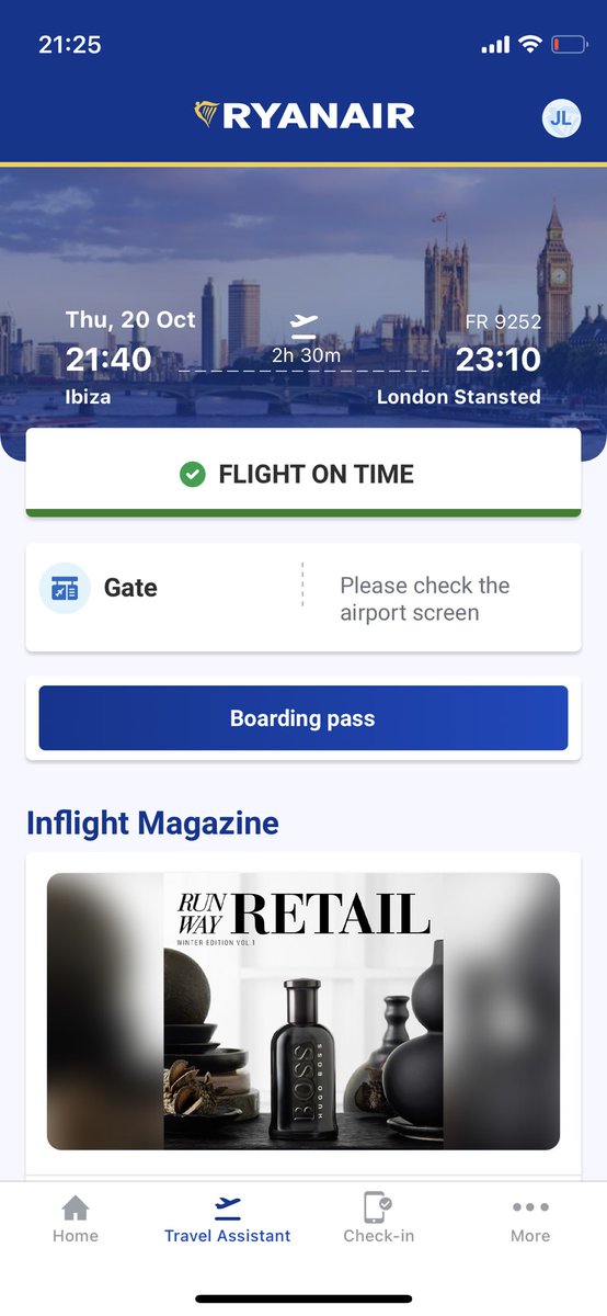 thisisjohnlynn's tweet photo. 15 mins before departure and ya still won’t tell the truth #ryanairclassic #customerservice https://t.co/NSPIA73eo5