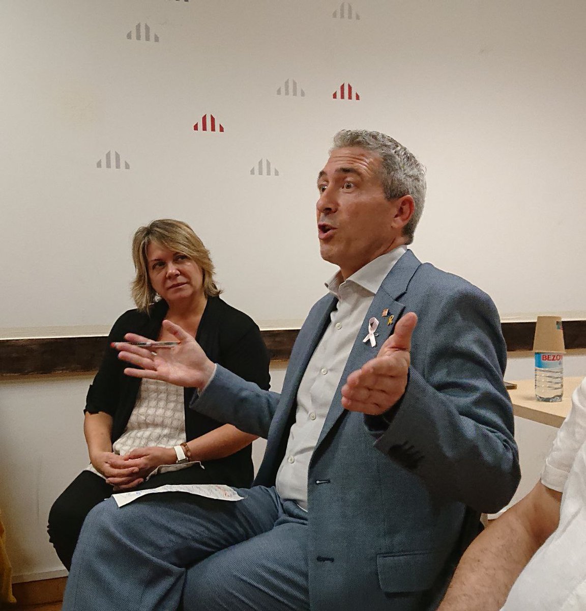 ERC_Eixample's tweet photo. Ahir al Casal vam parlar d'Educació amb el Conseller @JosepGCambray, de tots els reptes pendents i de les transformacions que estan en marxa al país. Debat, propostes i ganes de sumar! #ImpulsemEixample https://t.co/VbT4f1tOOh