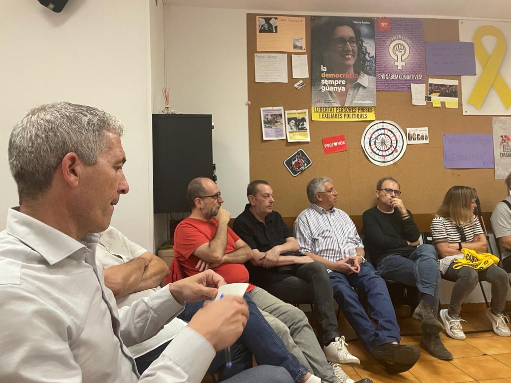 ERC_Eixample's tweet photo. Ahir al Casal vam parlar d'Educació amb el Conseller @JosepGCambray, de tots els reptes pendents i de les transformacions que estan en marxa al país. Debat, propostes i ganes de sumar! #ImpulsemEixample https://t.co/VbT4f1tOOh