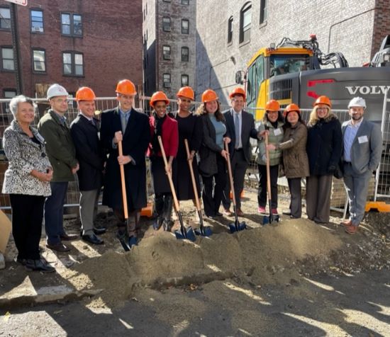 It was exciting to celebrate the Groundbreaking for Burbank Terrace Apartments with @FenwayCDC, @RepPressley, @KenzieBok, @jaylivingstone, @RepDanRyan, @mhphousing, @CEDACma, and @MA_DHCD, which will create 27 new units of income-restricted housing in the Fenway.