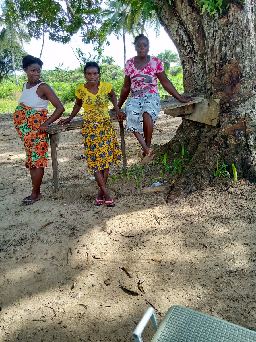 j_phebe's tweet photo. I was at my village and I have this beautiful picture taken💯❤️❤️❤️ https://t.co/tRDzQQT15P