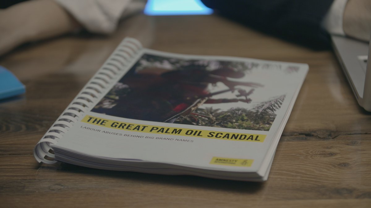 cashinvestigati's tweet photo. #CashInvestigation Voici le rapport d’@amnesty envoyé par l’@UNICEF à @UNICEF_france, sur le travail des enfants dans les plantations d’huile de palme indonésiennes
https://t.co/Bfwp9GHEAr https://t.co/6yhJgKXllP