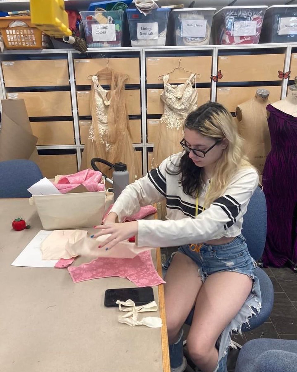 FredoniaTADA's tweet photo. More pictures of our wonderful costume team at work! https://t.co/vbo2Wu9Fkz