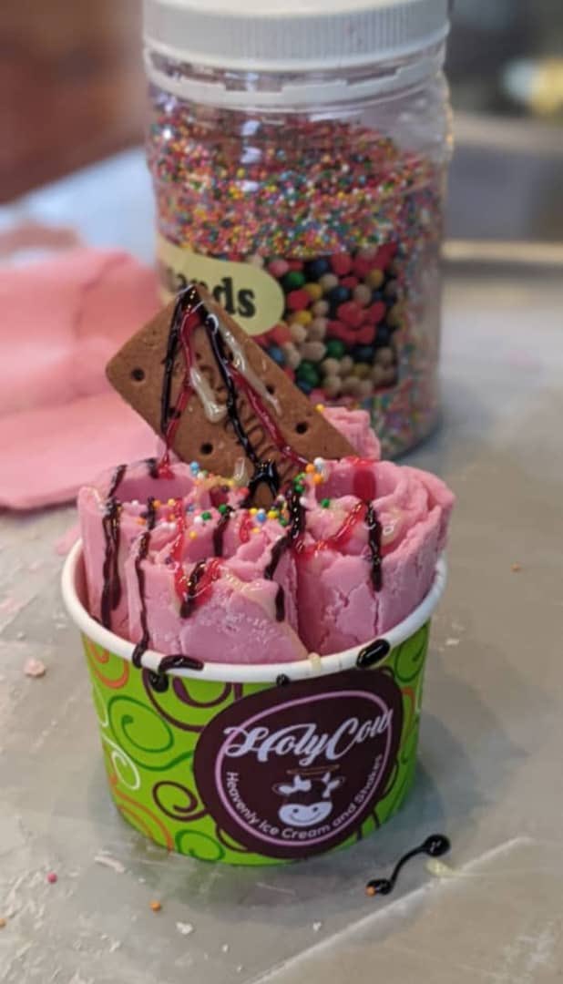 Any ice cream lovers here? ! @holycow256 are experts in this field 🤤🥵Give them a call on 0758211342/0702213047 for delivery 😎🤝