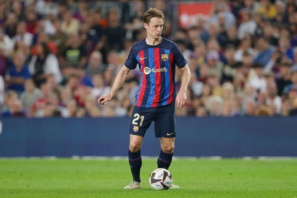 Frenkie de Jong, 1st half vs Villarreal: • 95.6% passing accuracy • 5/5 ground duels won • 1/1 aerial duels won • 1/1 dribble attempts • 1/1 interceptions • 52 touches