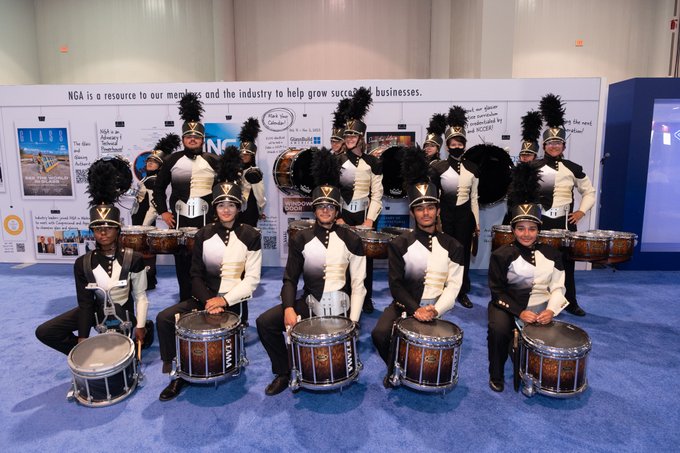 glassonweb's tweet photo. MUSIC &amp; PARADE🎷🎺🎼 at #GlassBuild - a high school Marching Band #music @GlassBuild  @glassnation   #glassbuild2022 https://t.co/haXGpfjboN