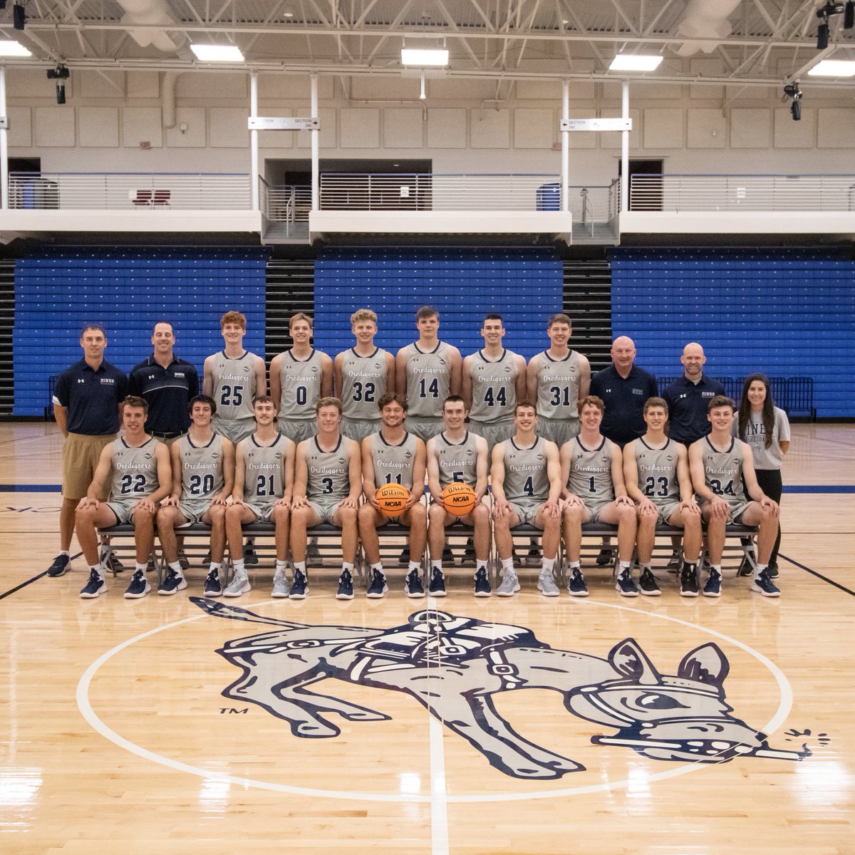 minesmbb's tweet photo. 👀New year, new look 🧵🧵

#HelluveEngineer⚒️ https://t.co/a1CbjBhirs