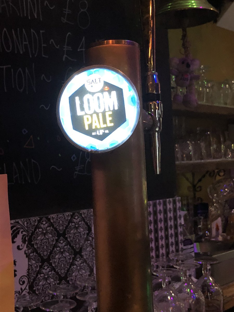 craftwo04350732's tweet photo. One of my local bars now have new owners,one of the things a lot of customers asked for was a dark cask,in the 2 weeks since they had it we have already been treated to @TimothyTaylors #boltmaker #titanic #plumporter and coming soon #bap from @CravenBrew #craftale #supportlocal https://t.co/1v0E1cmoXj