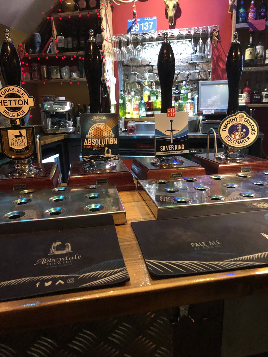 craftwo04350732's tweet photo. One of my local bars now have new owners,one of the things a lot of customers asked for was a dark cask,in the 2 weeks since they had it we have already been treated to @TimothyTaylors #boltmaker #titanic #plumporter and coming soon #bap from @CravenBrew #craftale #supportlocal https://t.co/1v0E1cmoXj