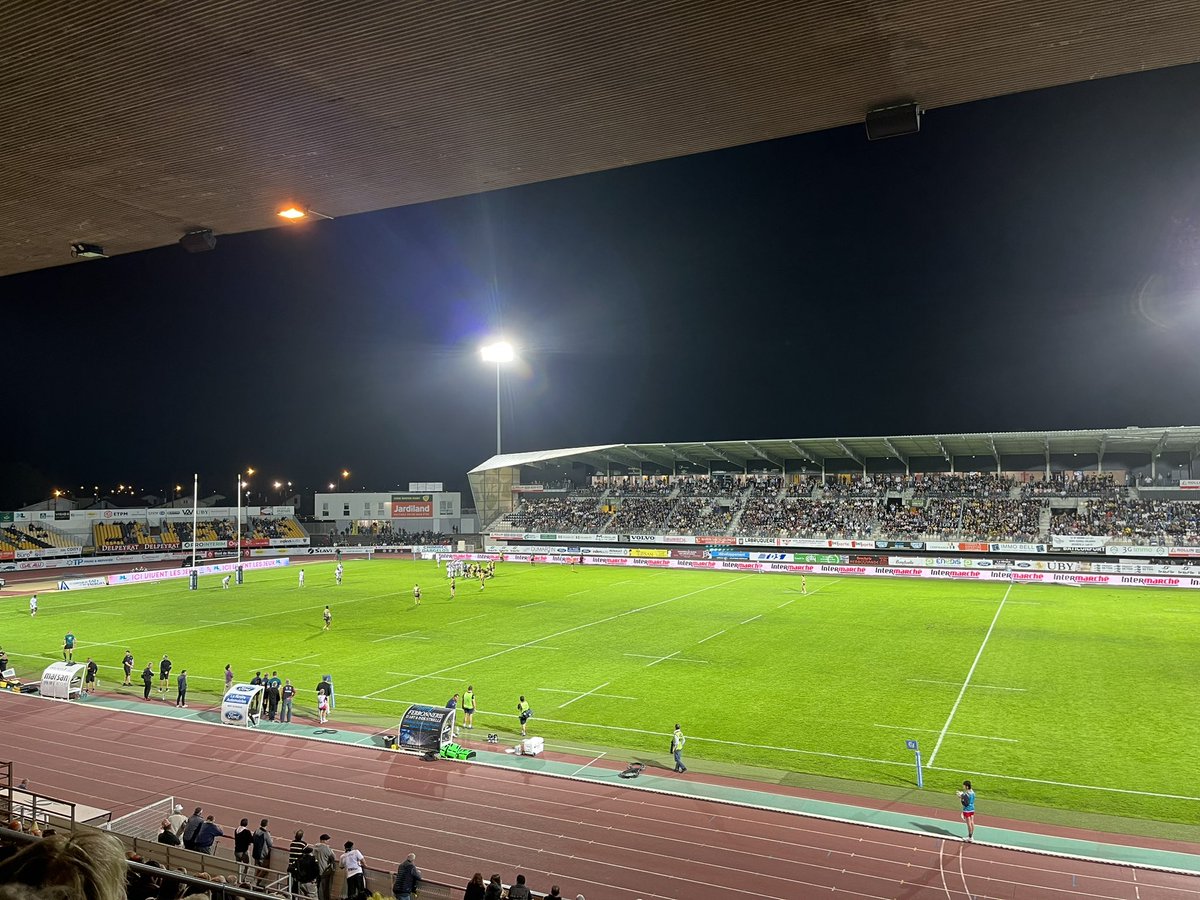 DugayJean47's tweet photo. 🔵⚪️Mi-temps 6/15 pour le @agen_rugby Fier d’être Agenais #SMSUA https://t.co/wx2oFeZJeP