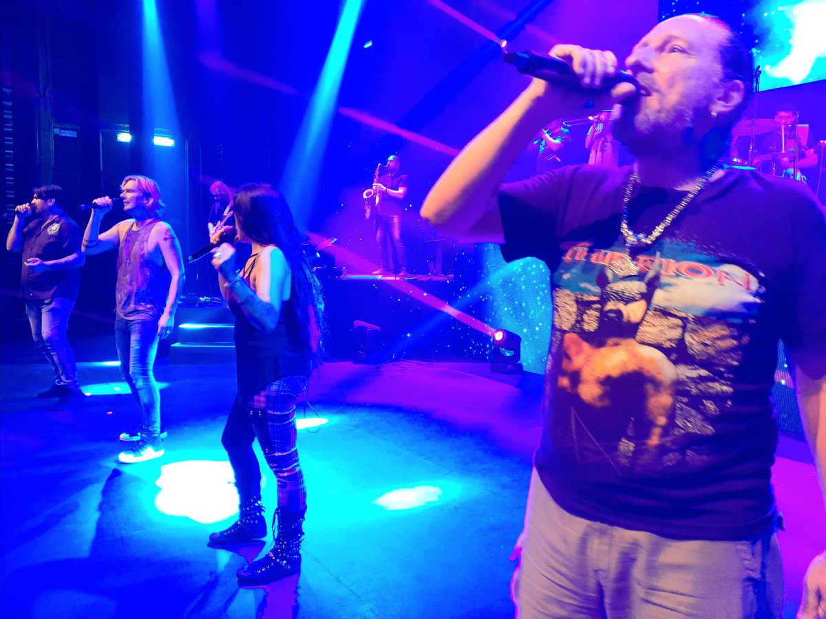 moonworldr's tweet photo. En la recta final de los ensayos generales de HISTORY of ROCK 2 🤩

Contando los días para el gran estreno en el AUDITORI LA NUCIA 🎶

🎟️ ENTRADAS https://t.co/20Bt0Dfbgy

#HistoryOfRock #HistoryOfRock2 #auditoriLaNucia #Rock #LaNucia  #MoonWorldR https://t.co/JvXrZHHYWj