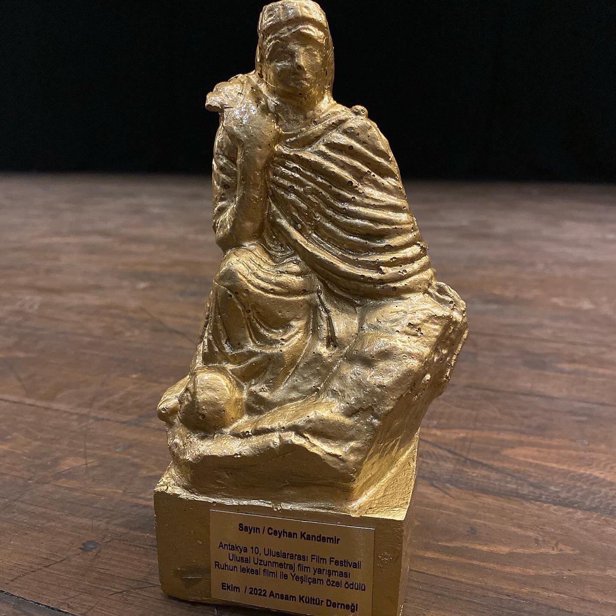 Yapımında hocalarımızın ve öğrencilerimizin de yer aldığı “Ruhun Lekesi” Antakya 10.Uluslararası Film Festivali Ulusal Uzun Metraj Film Yarışması’nda Yeşilçam Özel Ödülü’nün sahibi oldu.

Filmin yönetmenliğini yapan Prof.Dr. Ceyhan Kandemir hocamızı ve tüm ekibi tebrik ediyoruz.