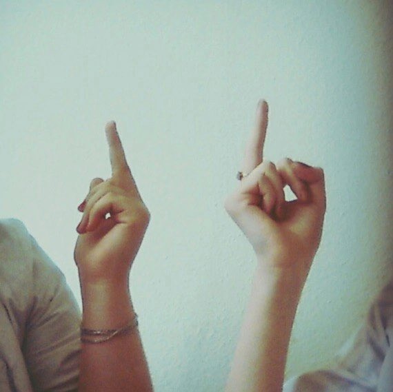 koganchik's tweet photo. смотрю старые фотки 
никто: 
я: 🖕🏻🖕🏻🖕🏻🖕🏻 https://t.co/VW1TK4XgPh