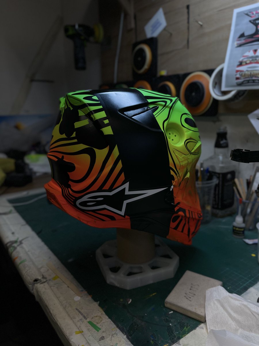 idcustom's tweet photo. Pssst… 

This is a friendly announcement that we only have a few slots left available this side of Christmas, and once those are gone, we are fully booked until April 2023 🎨

#workshopcloseups #customdesign #custompaint #custompainthelmet https://t.co/V6hMD7KiOD