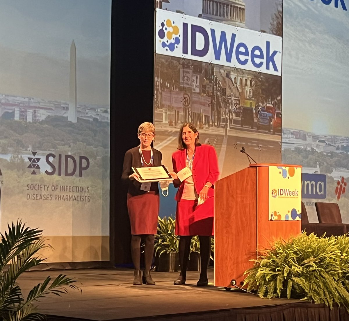 So proud of Anne Rowley, this year’s Caroline B. Hall lectureship awardee!
<a href="/PIDSociety/">PIDS</a> #IDWeek22 #IDTwitter