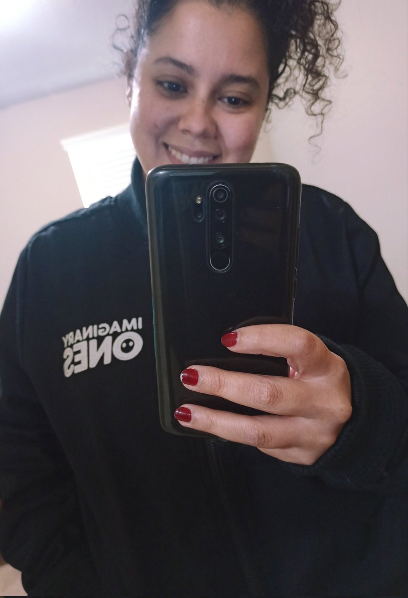 VickyHMata's tweet photo. Finally cold season to rock my @Imaginary_Ones jacket 😎🤟🏼 https://t.co/iVEMUzBv6h