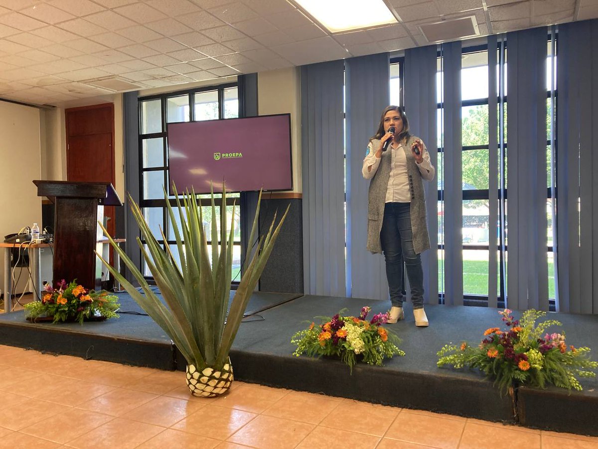 SemadetJal's tweet photo. La #Semadet y #Proepa participamos en el Primer Congreso Ambiental de la Industria Tequilera, organizado por @GobArandas. Hablamos sobre las atribuciones en materia de inspección y vigilancia, así como del diagnóstico en la producción de tequila y generación de vinazas. https://t.co/eIp03AFd5N