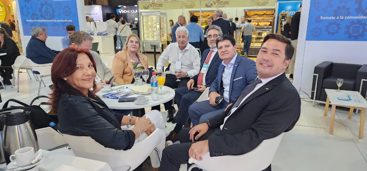 redcame's tweet photo. Autoridades de #CAME recorren la #FIAR2022 🙌

#EsConLasPymes 🇦🇷 https://t.co/szUugssSoH