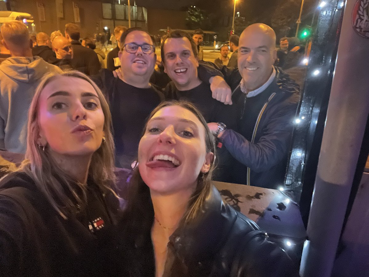 Great to meet <a href="/HansRedMagic/">Hans Bressinck</a> #antwerpladforever <a href="/VeroniqueSas/">SAS</a> <a href="/HansRedMagic/">Hans Bressinck</a>