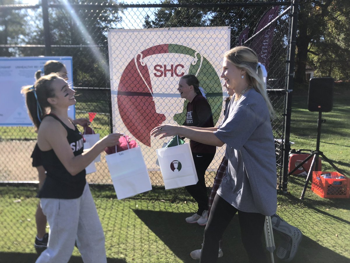 seminaryhillcup's tweet photo. First captains gift exchange of the 14th Seminary Hill Cup! @EHSMAROON @SSSAS_Athletics https://t.co/alI8e9Jf0p