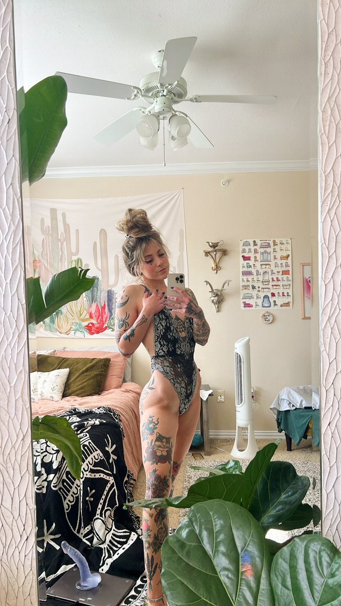 awlivv (very hot) on Twitter: "open for a surprise"