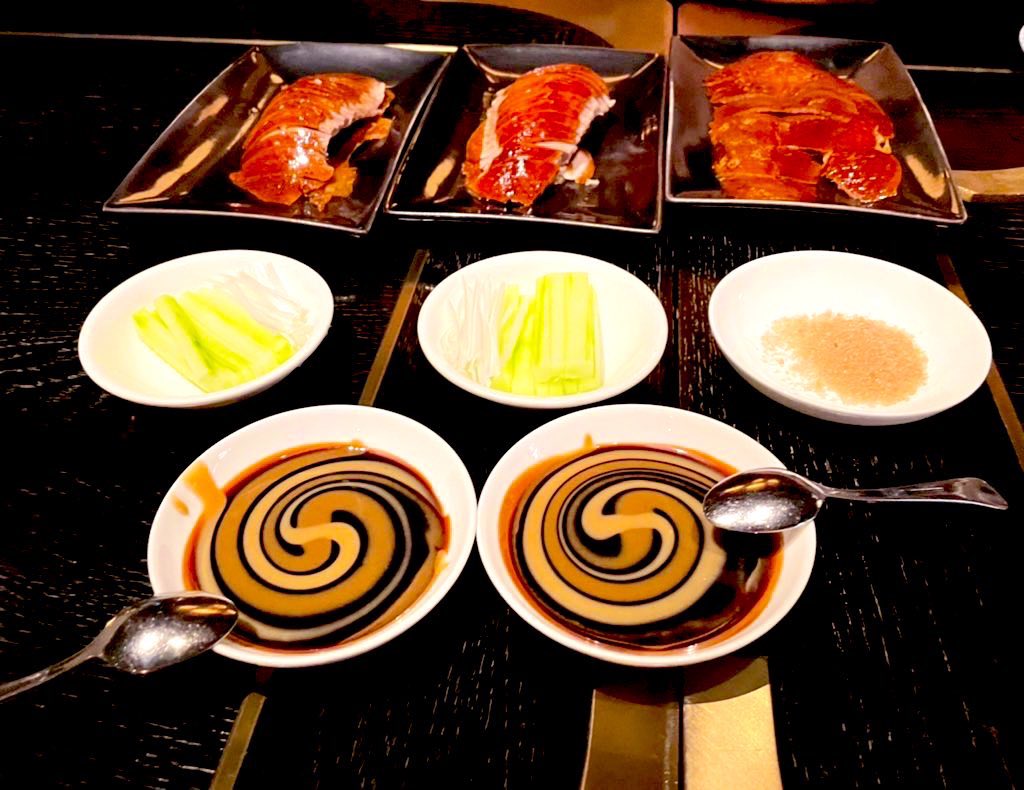 AdriBastC's tweet photo. Best Pekín Duck #Singapore #AsiaRoute https://t.co/6bffW8NSFW