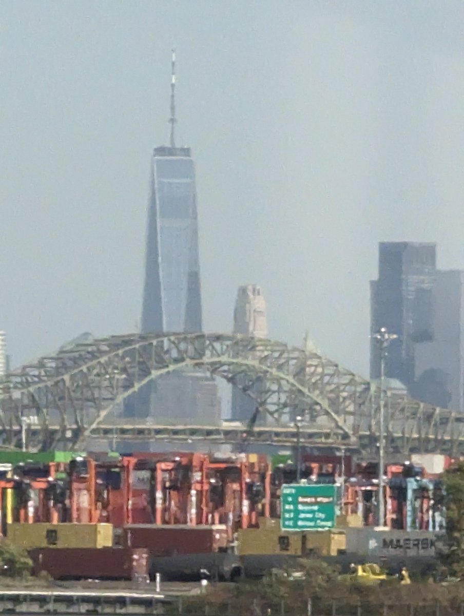 JoshuaBane's tweet photo. Zoom levels of the #Pixel7Pro from Newark terminal looking to the Big City!

#TeamPixelSummit #CampPixel #TeamPixel #GiftFromGoogle #ad @googlepixel_us https://t.co/K10jAUEFP1
