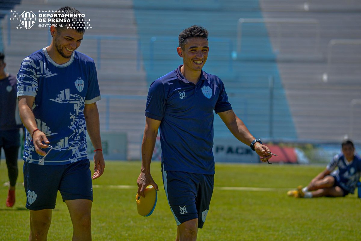 Feliz, y agradecido de poder vivir esto 🔵⚪️🔵😍 y además con mi amigo <a href="/RubenMambruV/">Ruben Villarreal</a>