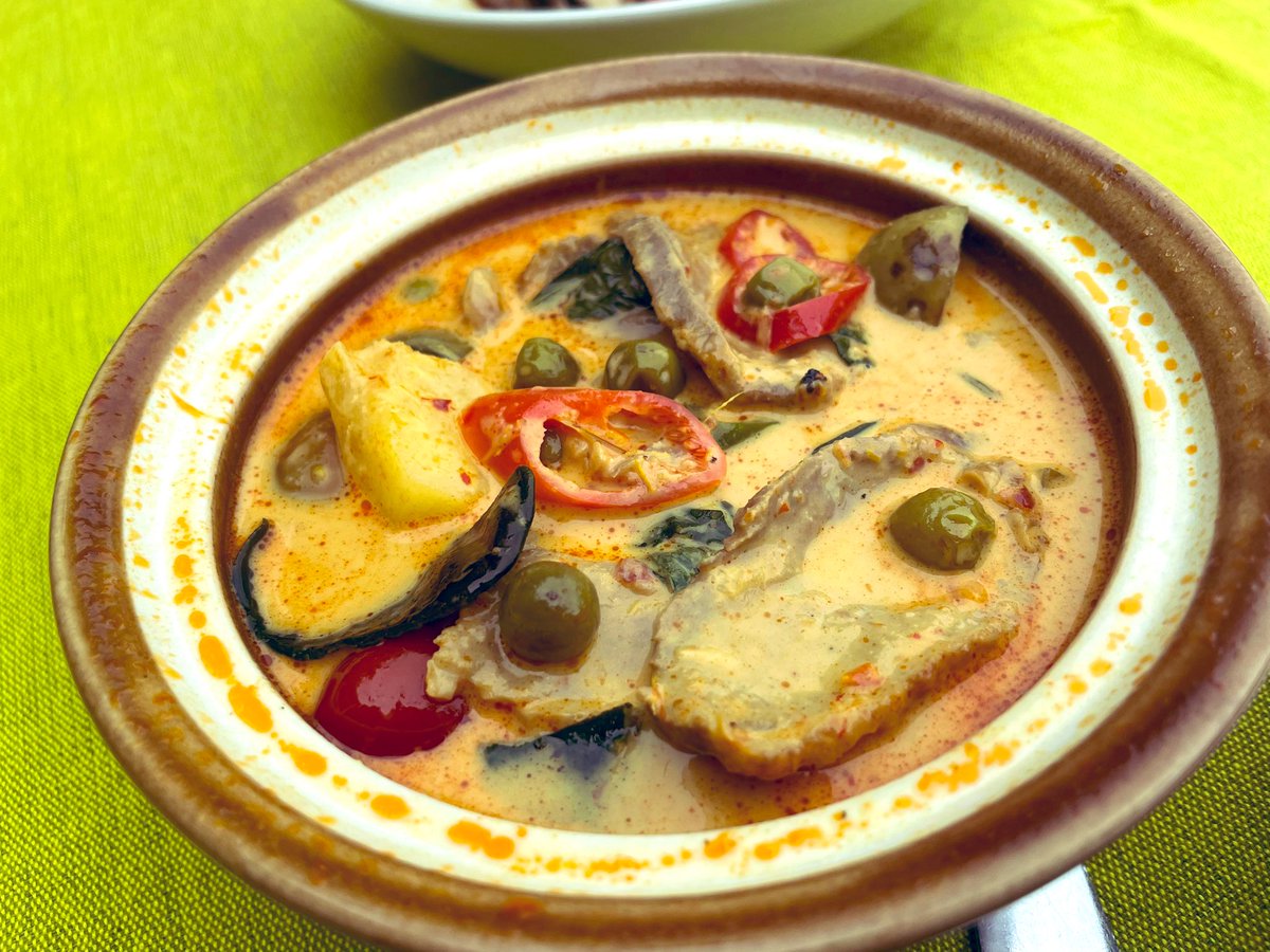 AdriBastC's tweet photo. Duck Curry #thai #AsiaRoute https://t.co/Mk1agOwql2